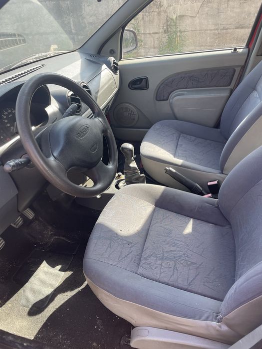 Dezmembrez Dacia Logan