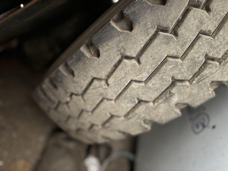 Грузовая шина 11r20