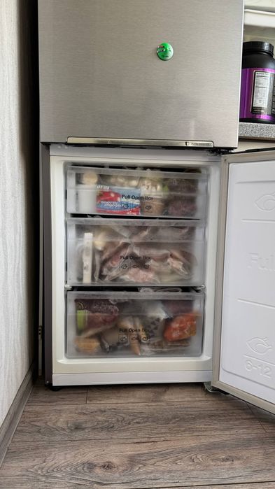 Холодильник Samsung 328 литров Инверторный мотор