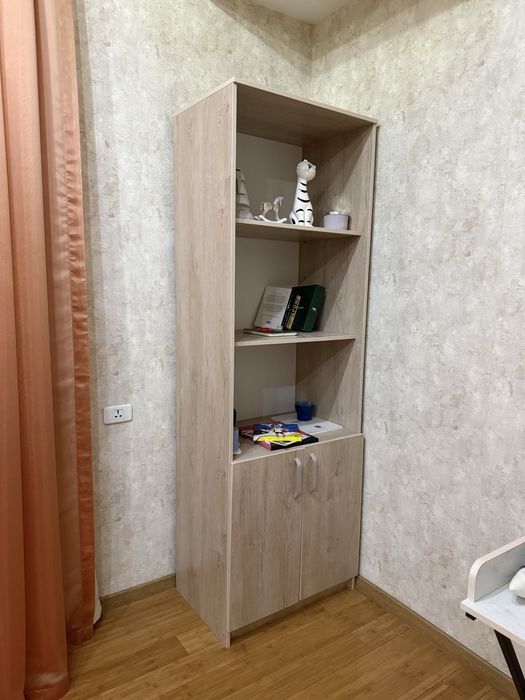 Шкаф с полками для комнаты
