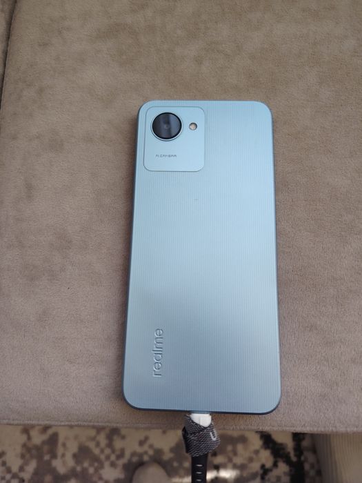 продаётся телефон