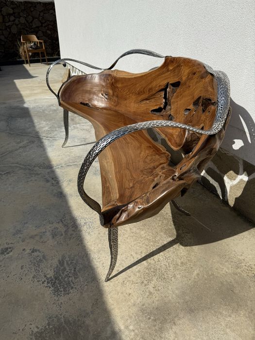 Пейка от дърво и метал