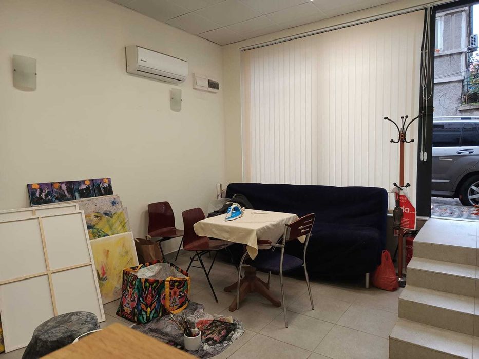 Помещение 25кв.м. под наем в центъра на Варна