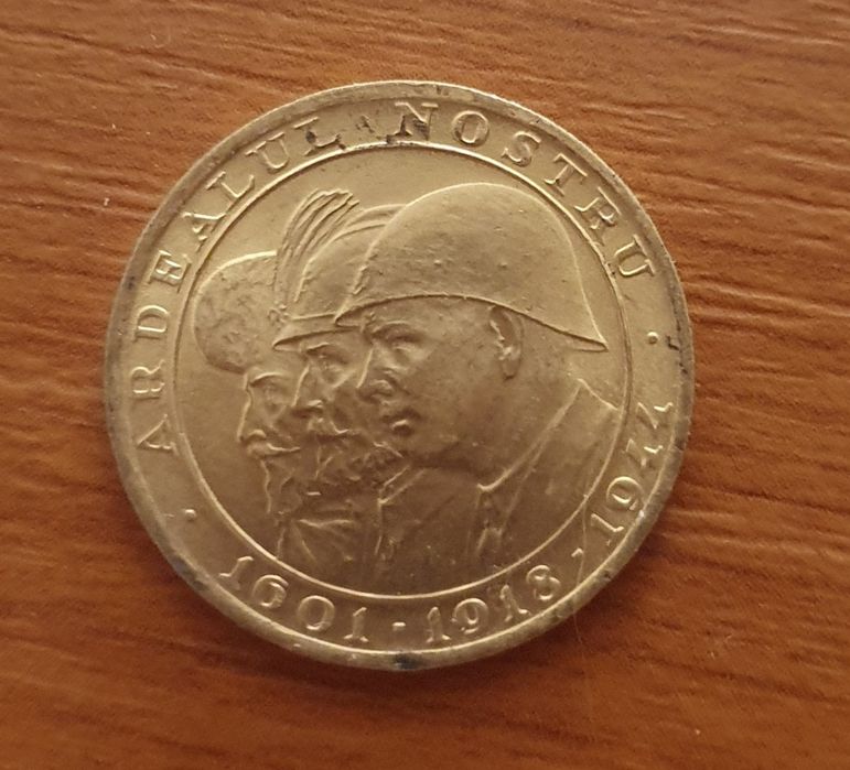Vind 3 monede aur  moneda aur the 1982 20 balboa gold Coin of panama