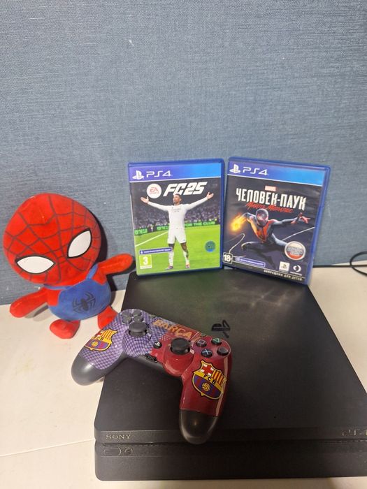 PlayStation 4 Slim + 2 игры (в подарок)