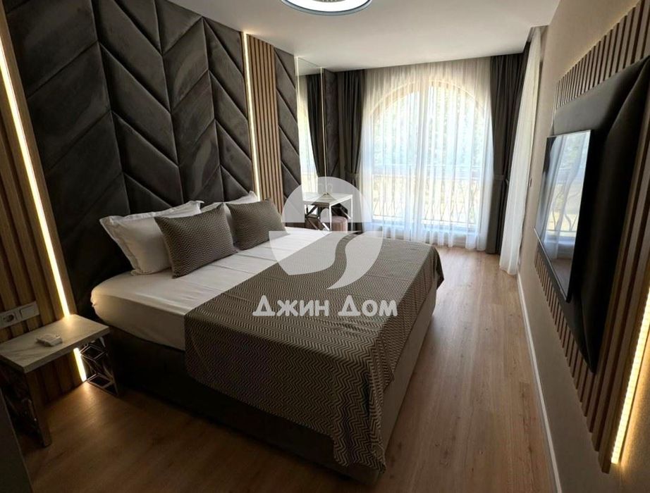 Луксозен тристаен апартамент в к-с „Хармони Сюитс 18“, Слънчев бряг