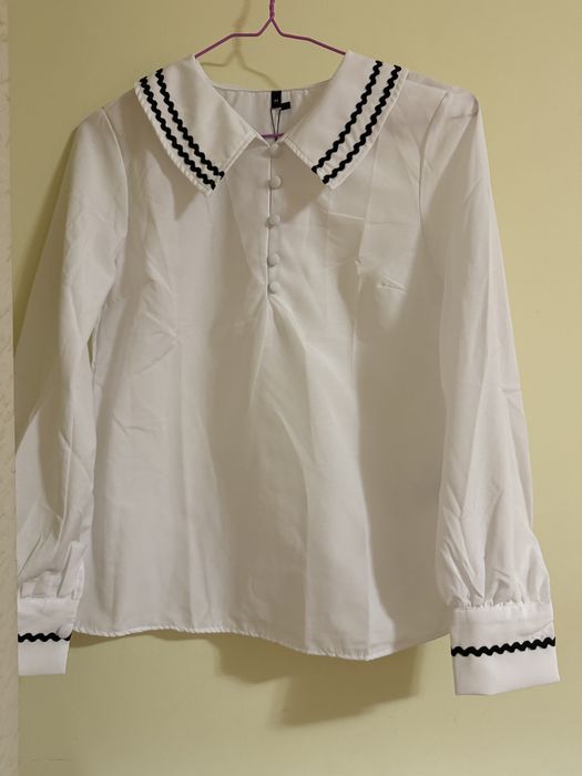 Bluza noua dama, nepurtata cu eticheta