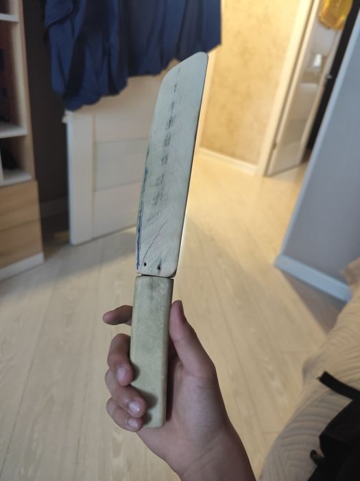 Продам самодельный нож из дерева