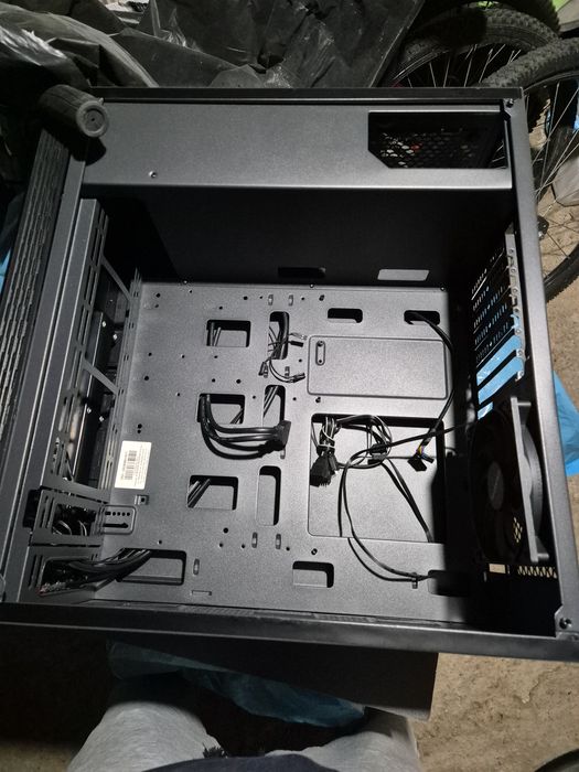 Carcasa PC Gigabyte C200 Glass, Mid tower
