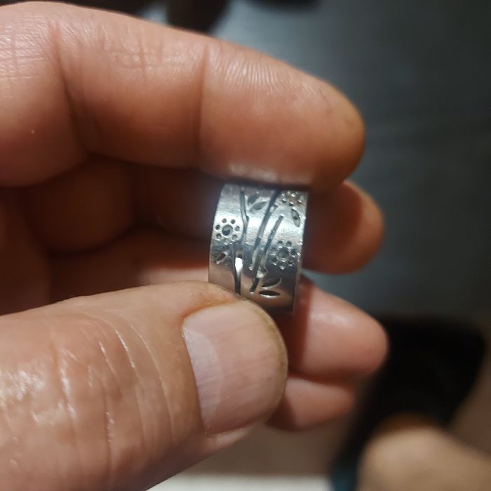 Дамски пръстен с цветя