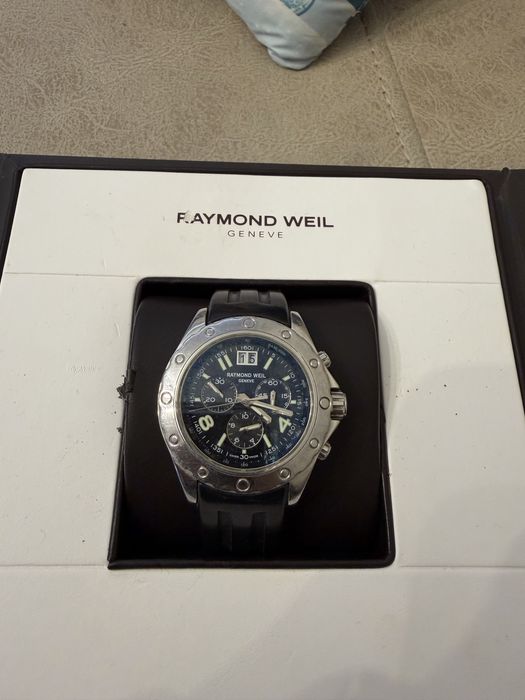 Продавам часовник RAYMOND WEIL Geneve