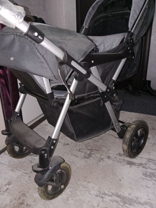 Продам коляску весна-лето