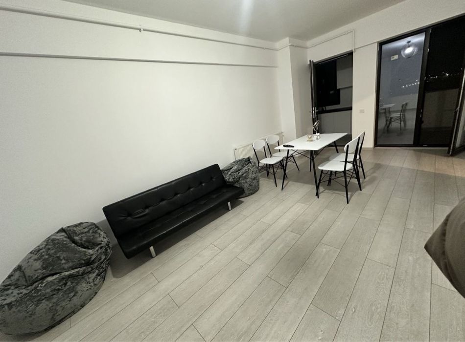 Vand apartament 3 camere