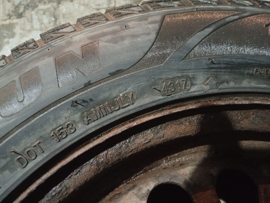 Vind jante tabla cu cauciucuri iarna Opel Astra g 185/65/15