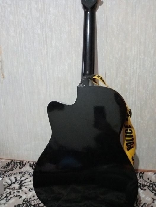 6 strunali Classic gitara