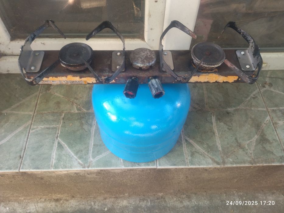 Газова бутилка туристическа  с 2 гьоза