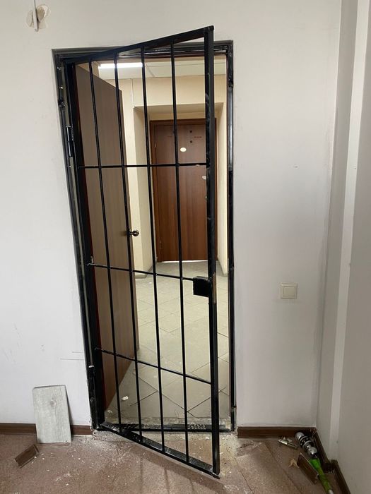 Решетчатые двери решетки на окна