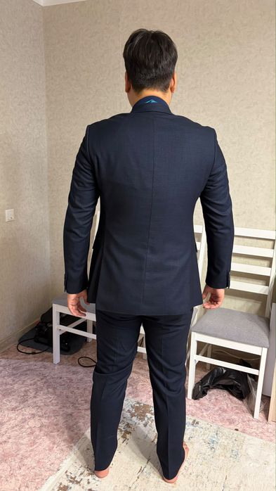 Продается мужской костюм