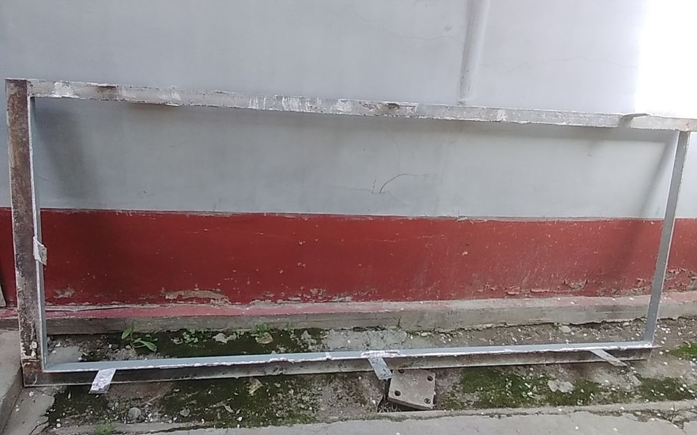 Продаем   двери  сталь  СССР, и дерево.