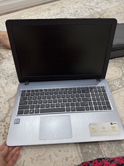 ноутбук ASUS VivoBook 15 X540UAR