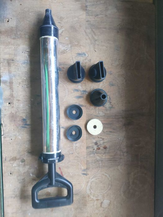 Продавам Щприц помпа за фугиране