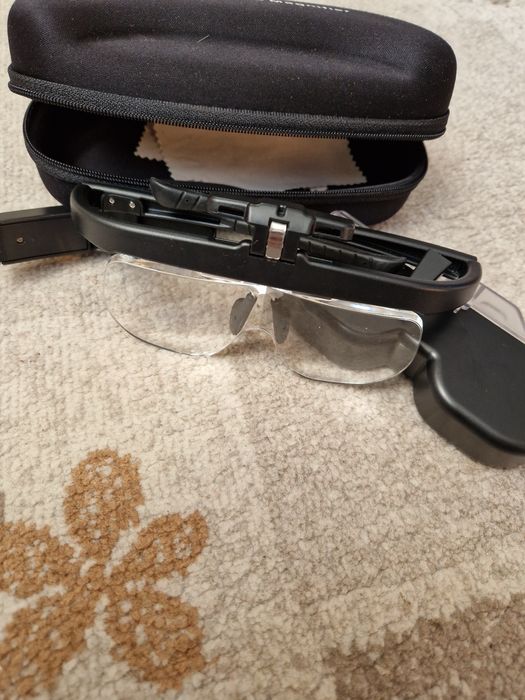 Lupa cu LED ajustabil