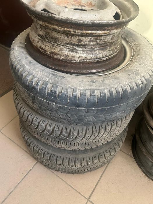 Продам 7 дисков и 3 шины б/у