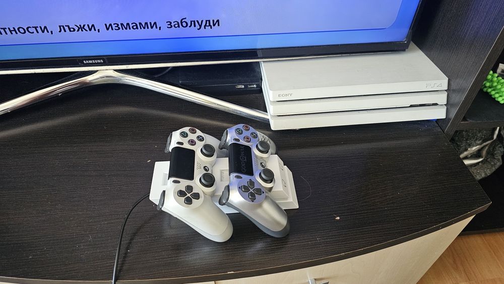 PlayStation 4 Pro пълен комплект