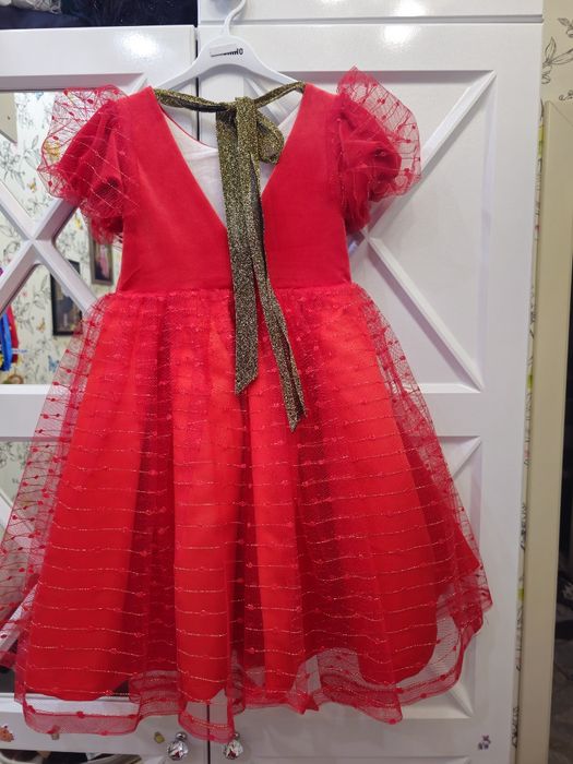 Продам нарядное детское платье