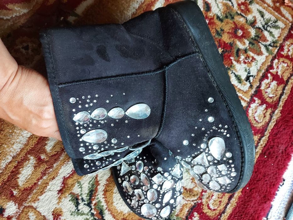 Ugg-uri cu blanita marimea 37