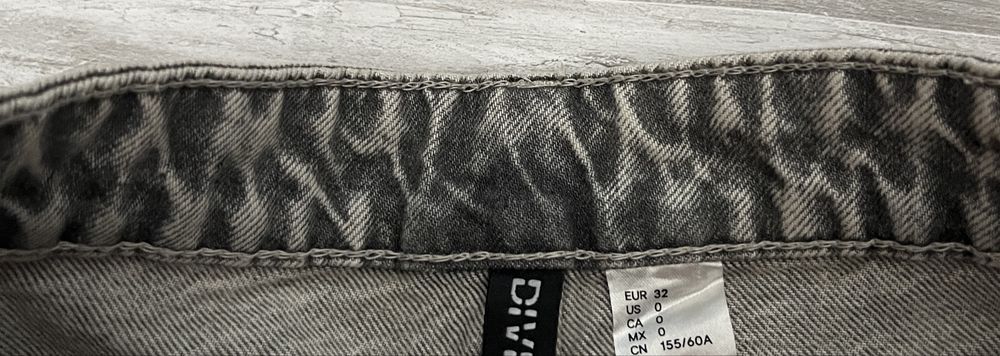 ЧИСТО НОВИ дънки h&m