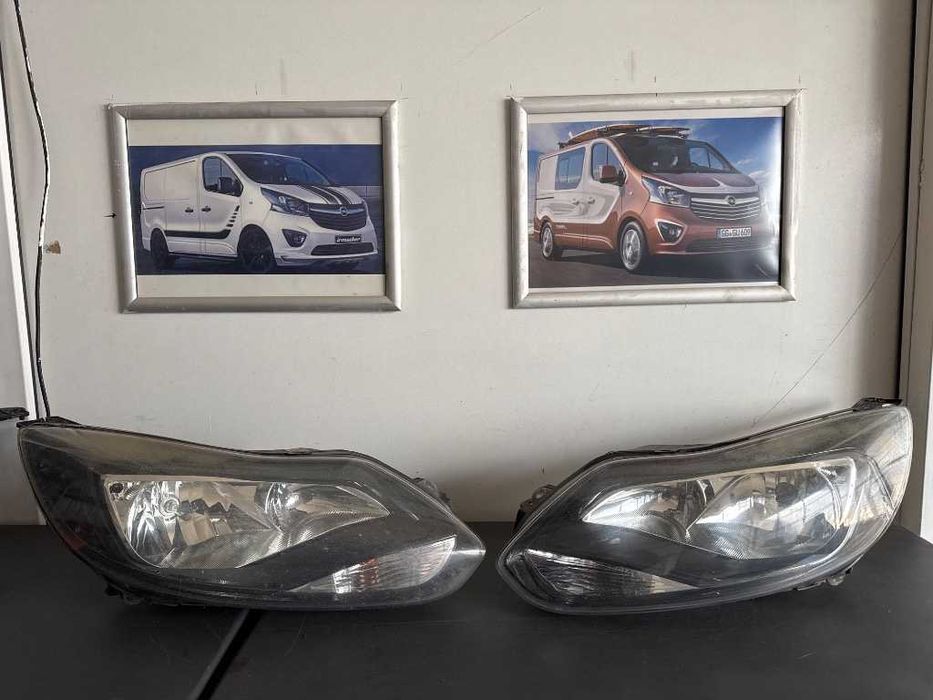 Faruri Ford Focus III far stanga BM51-13W030-SB far dreapta BM51-13W029-DH