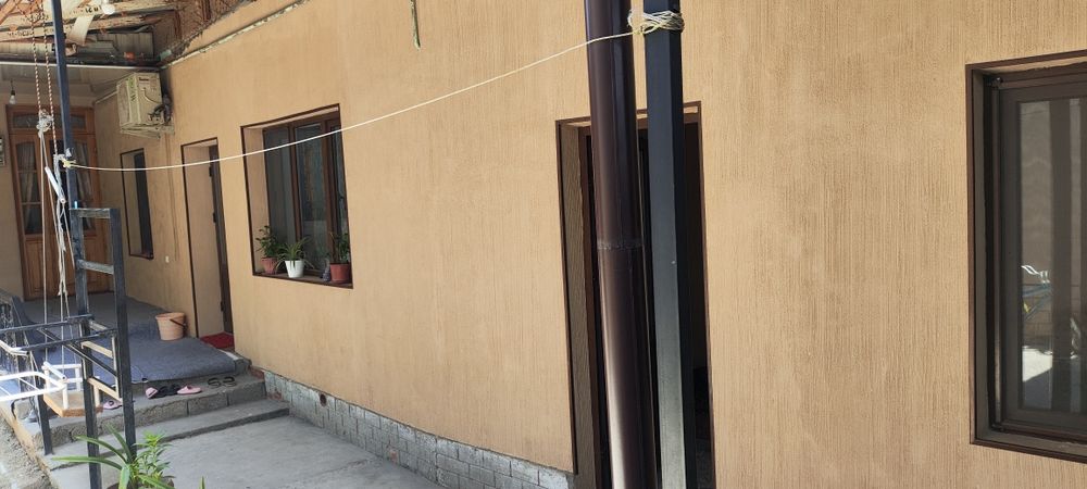 Yashnobod tumani. Qoʻyliq. hovli uy 2.7 sotix 6 xona+ holl+ oshxona