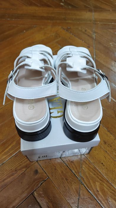 Сандали для подростков