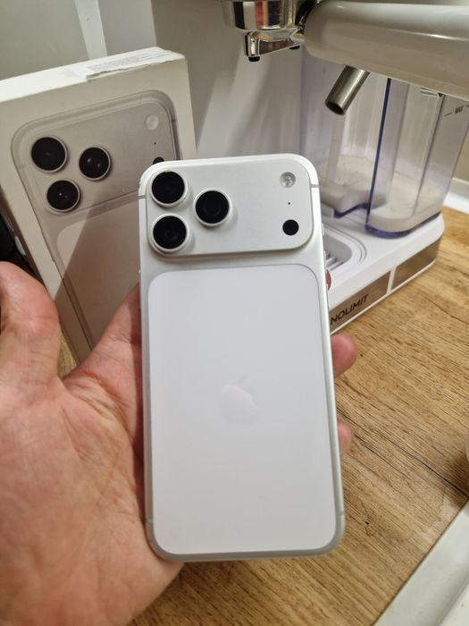 iPhone 17 Pro Max 256 EAC Sim + eSim
