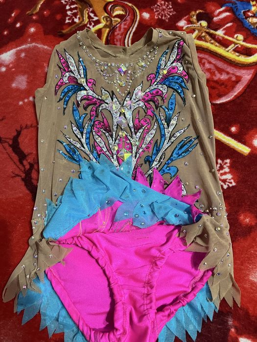 Costum gimnastica ritmică