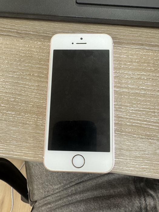 iPhone SE 1-st generation