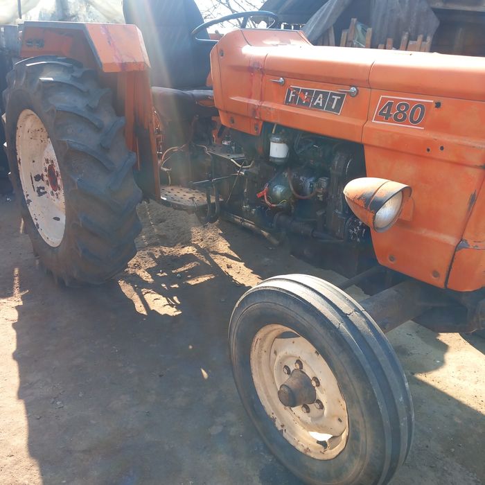 Tractor fiat 480 3 pistoane 48 de cai trompe pătrate stare bună