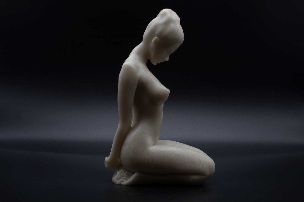 Ръчно изработена мраморна скулптура „Елиана“ – гола женска фигура