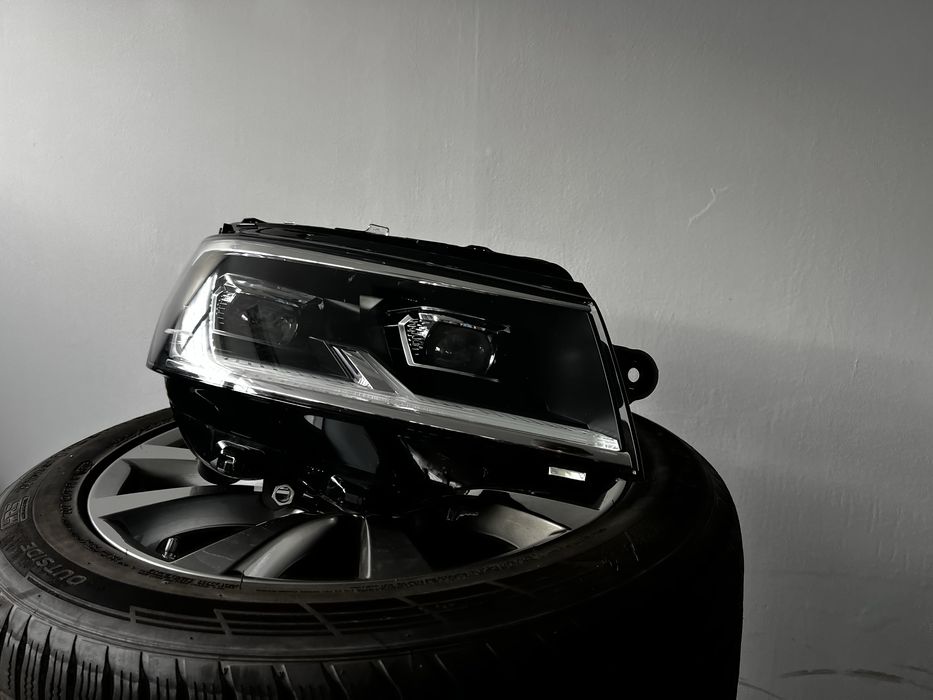 VW  десен фар за Volkswagen T6 2023г