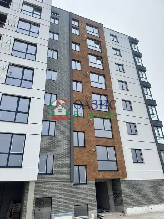 Апартамент с 2 спални и двор (21,5 кв.м) в "Lazur Residence", м. Мадика, кв. Славейков, Бургас, 81,79 кв.м, #34131670