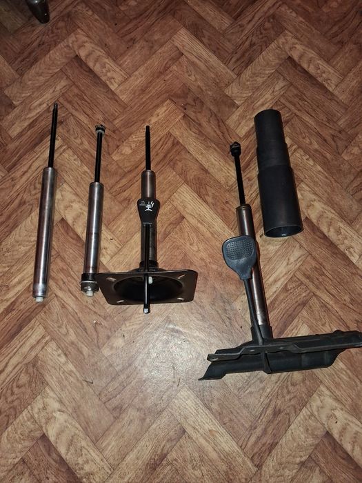 Газлифты для офисного кресла.