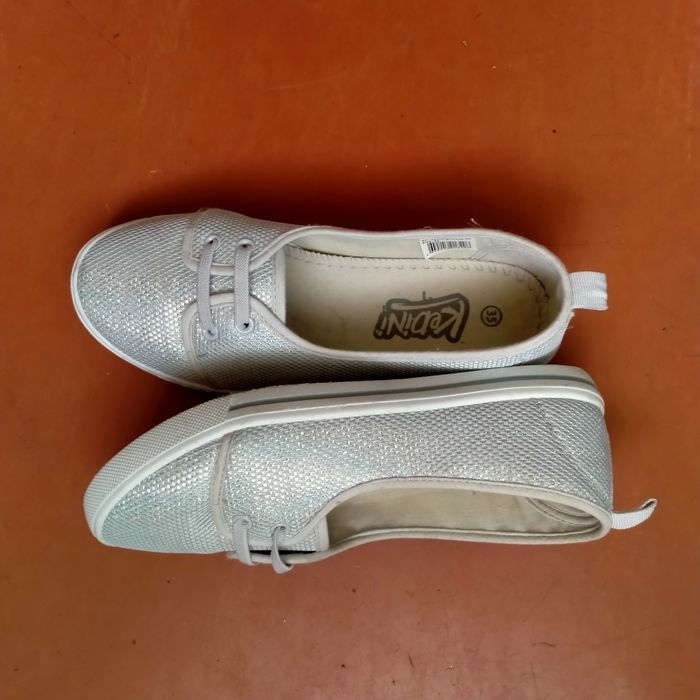 Обувь для девочек.