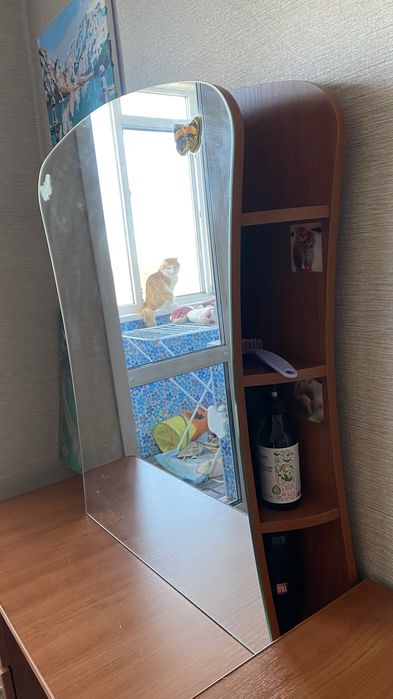 Камод с зеркалом