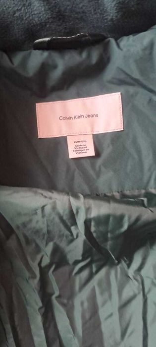 Продаю женскую куртку