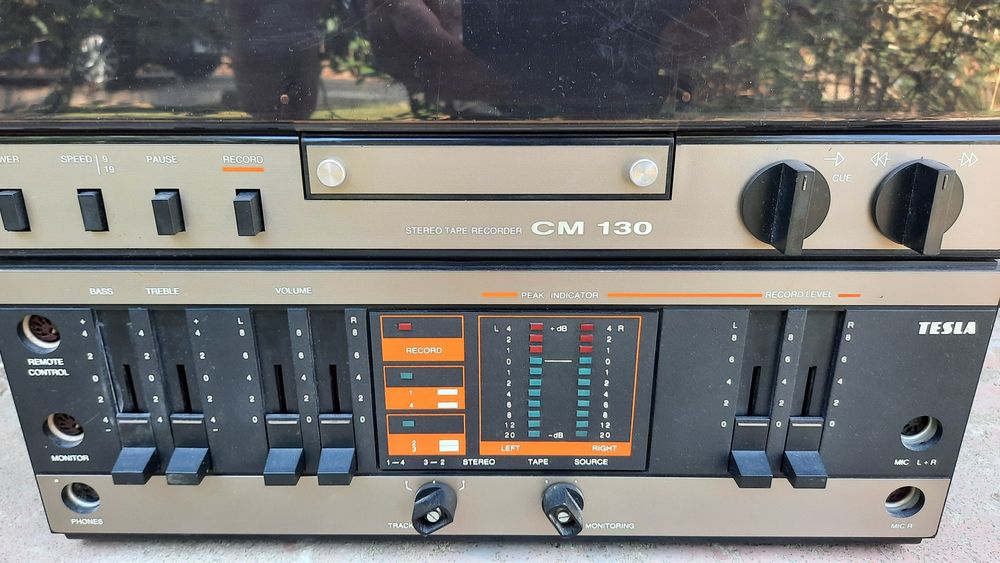 Magnetofon Tesla CM 130 stereo amplificare !