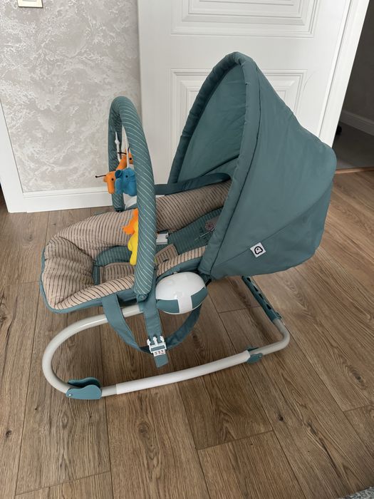 Продается кровать и шезлонг