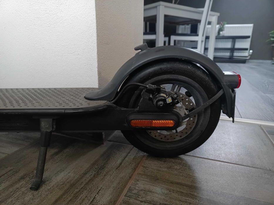 Trotineta Electrica - Xiaomi Mi Electric Scooter Essential