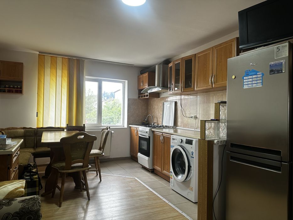 Vand apartament cu 2 camere