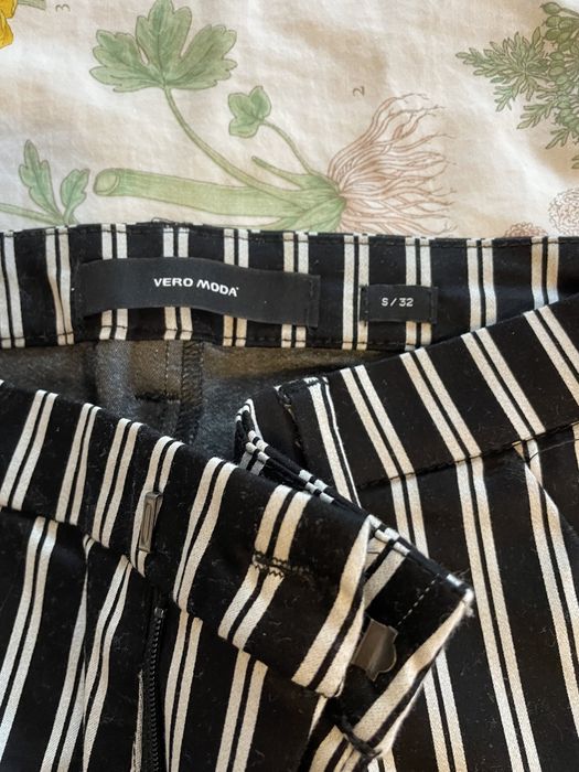 Pantaloni conici eleganti vero moda